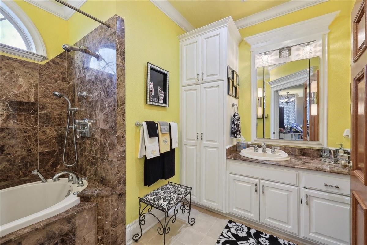 Beaumont, Texas, 77707, United States, 6 Bedrooms Bedrooms, ,10 BathroomsBathrooms,Residential,Active,1862916