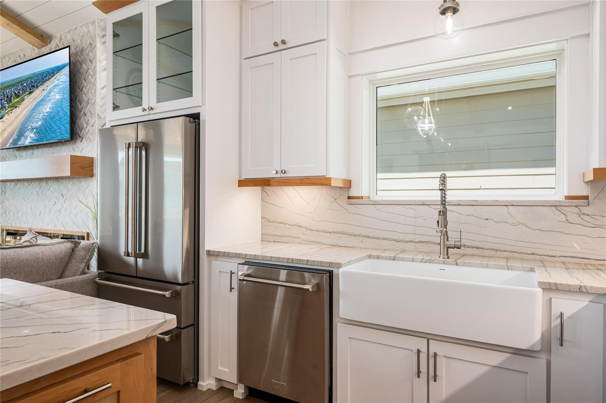Crystal Beach, Texas, 77650, United States, 4 Bedrooms Bedrooms, ,3 BathroomsBathrooms,Residential,Active,1944100