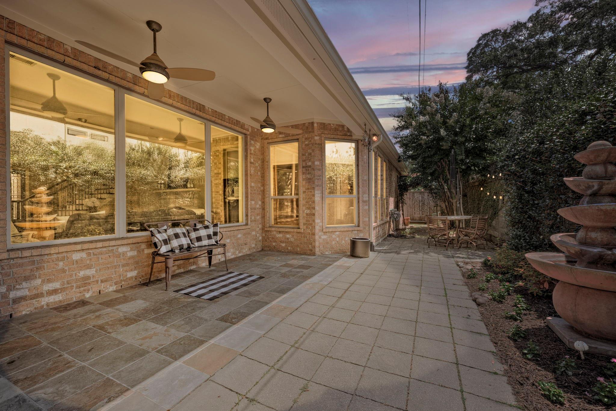 Houston, Texas, 77055, United States, 4 Bedrooms Bedrooms, ,4 BathroomsBathrooms,Residential,Active,1914629