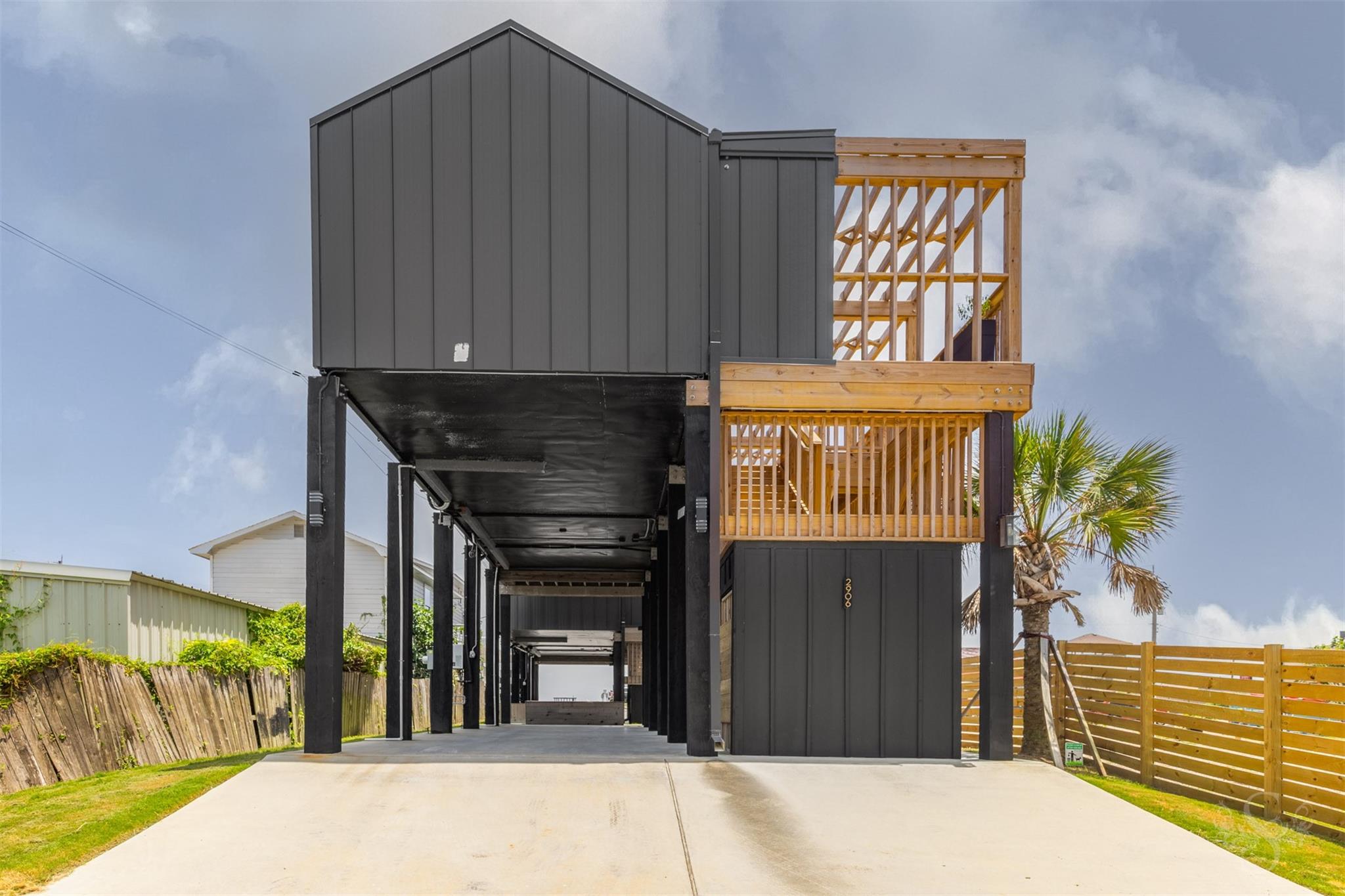 Galveston, Texas, 77550, United States, 4 Bedrooms Bedrooms, ,2 BathroomsBathrooms,Residential,Active,1885028