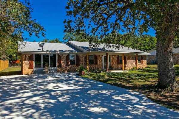 415 W DECHERD ST, FRANKLIN, TX 77856 - Image 1