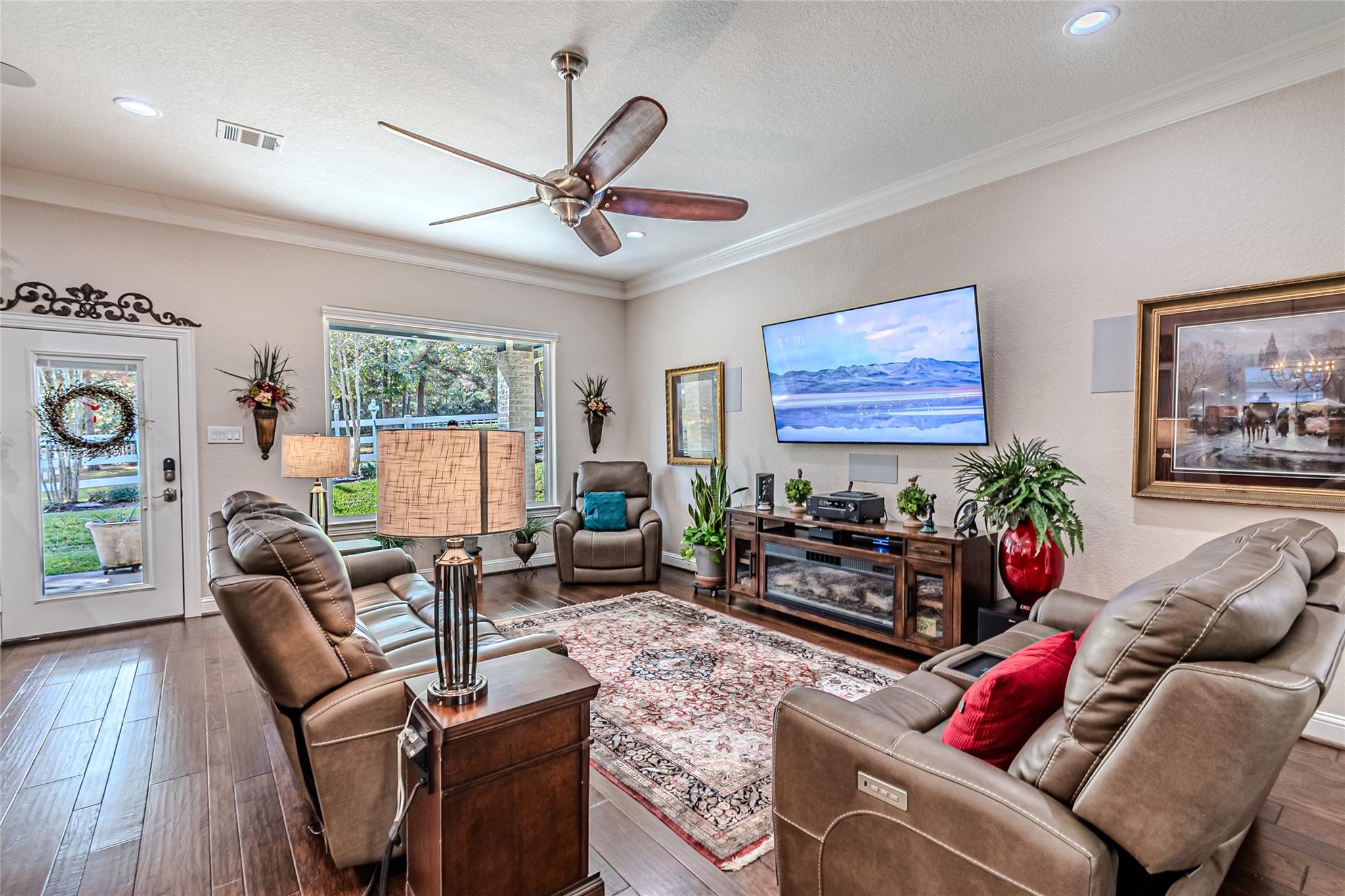 Montgomery, Texas, 77316, United States, 4 Bedrooms Bedrooms, ,7 BathroomsBathrooms,Residential,Active,1993945