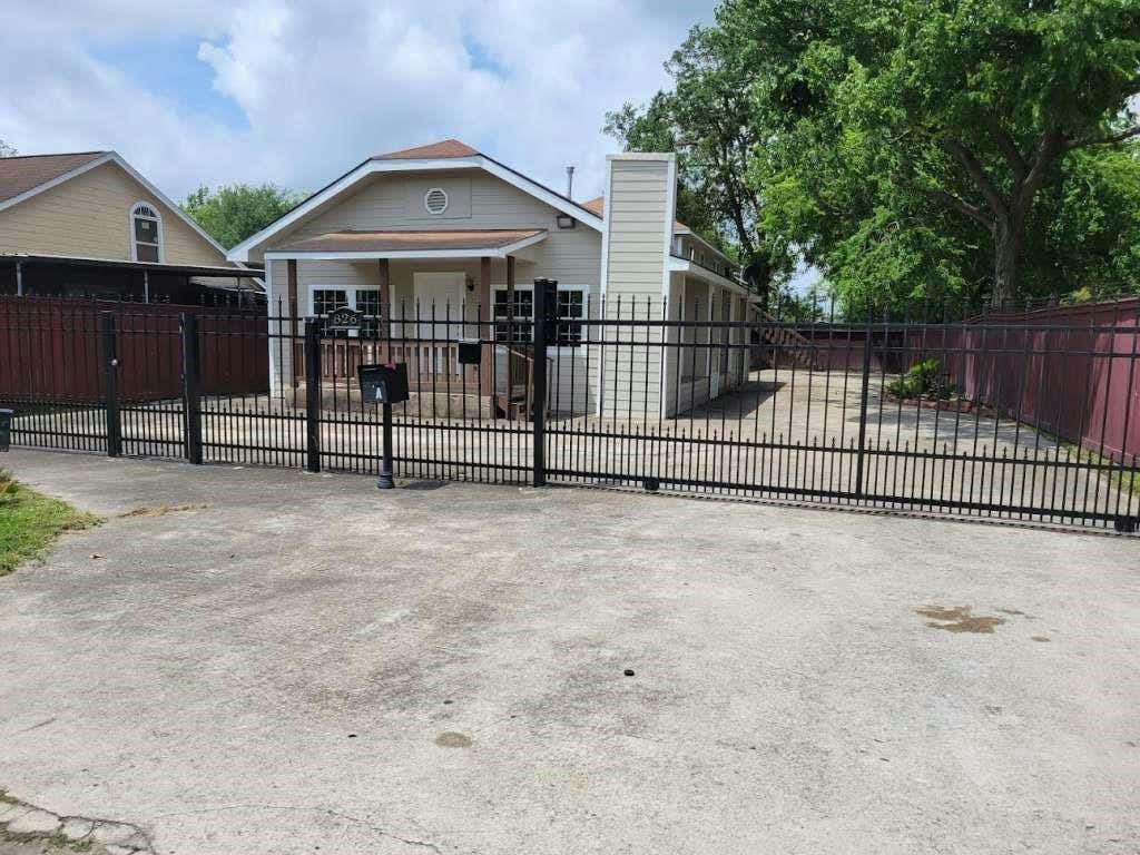 826 HAHLO ST, HOUSTON, TX 77020, photo 1 of 27