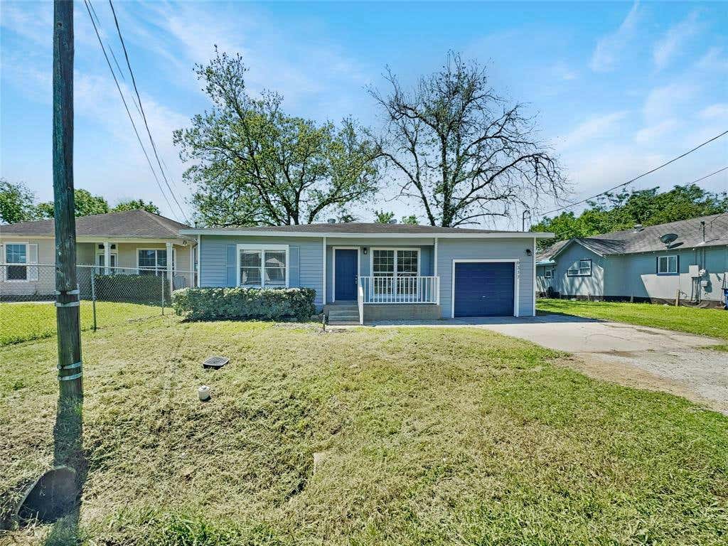 6317 ANDERSON ST, TEXAS CITY, TX 77591, photo 1 of 17