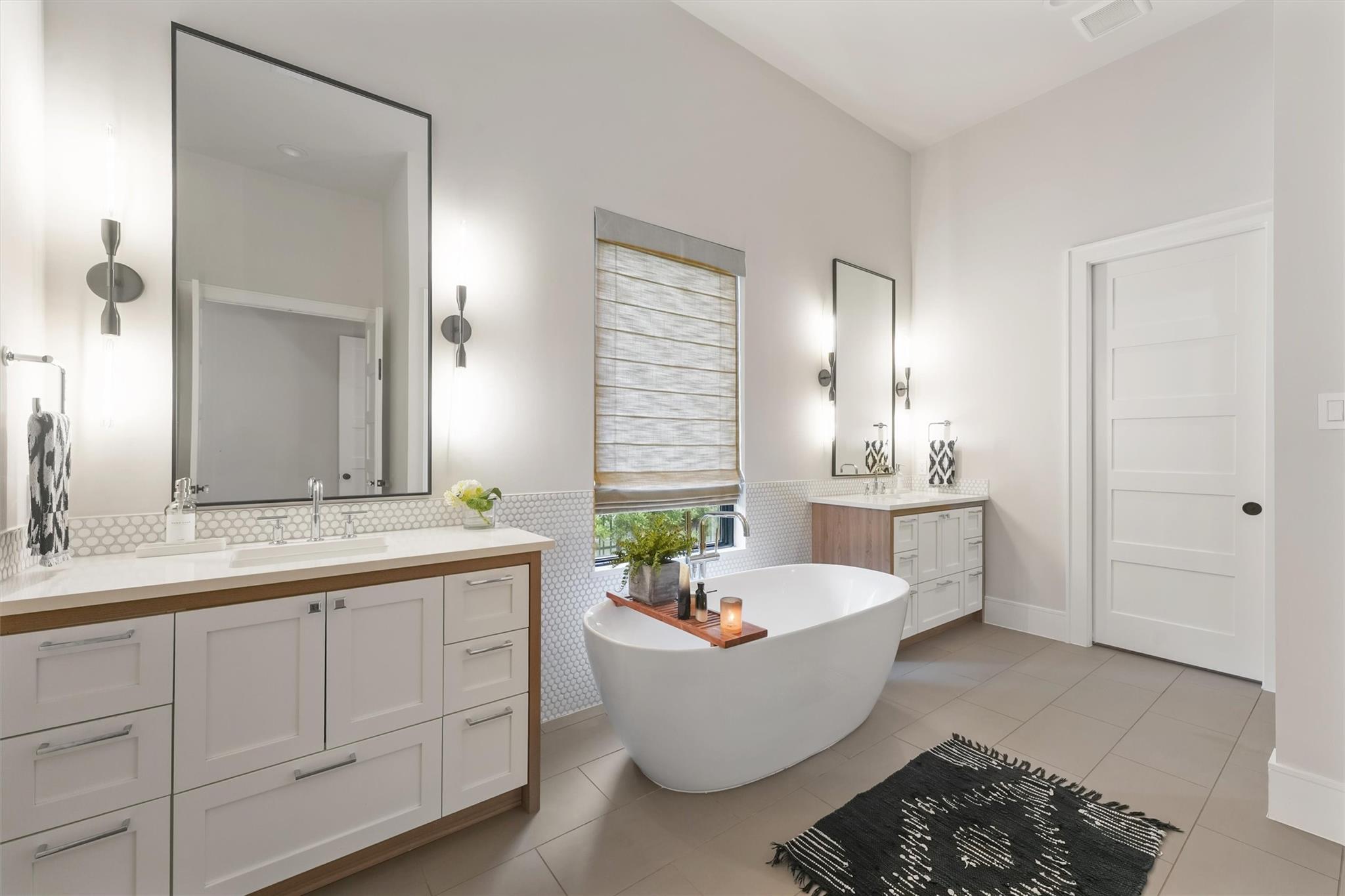 Montgomery, Texas, 77316, United States, 4 Bedrooms Bedrooms, ,6 BathroomsBathrooms,Residential,Active,1972157