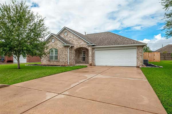 8705 ROWEN CT, NEEDVILLE, TX 77461, photo 3 of 42