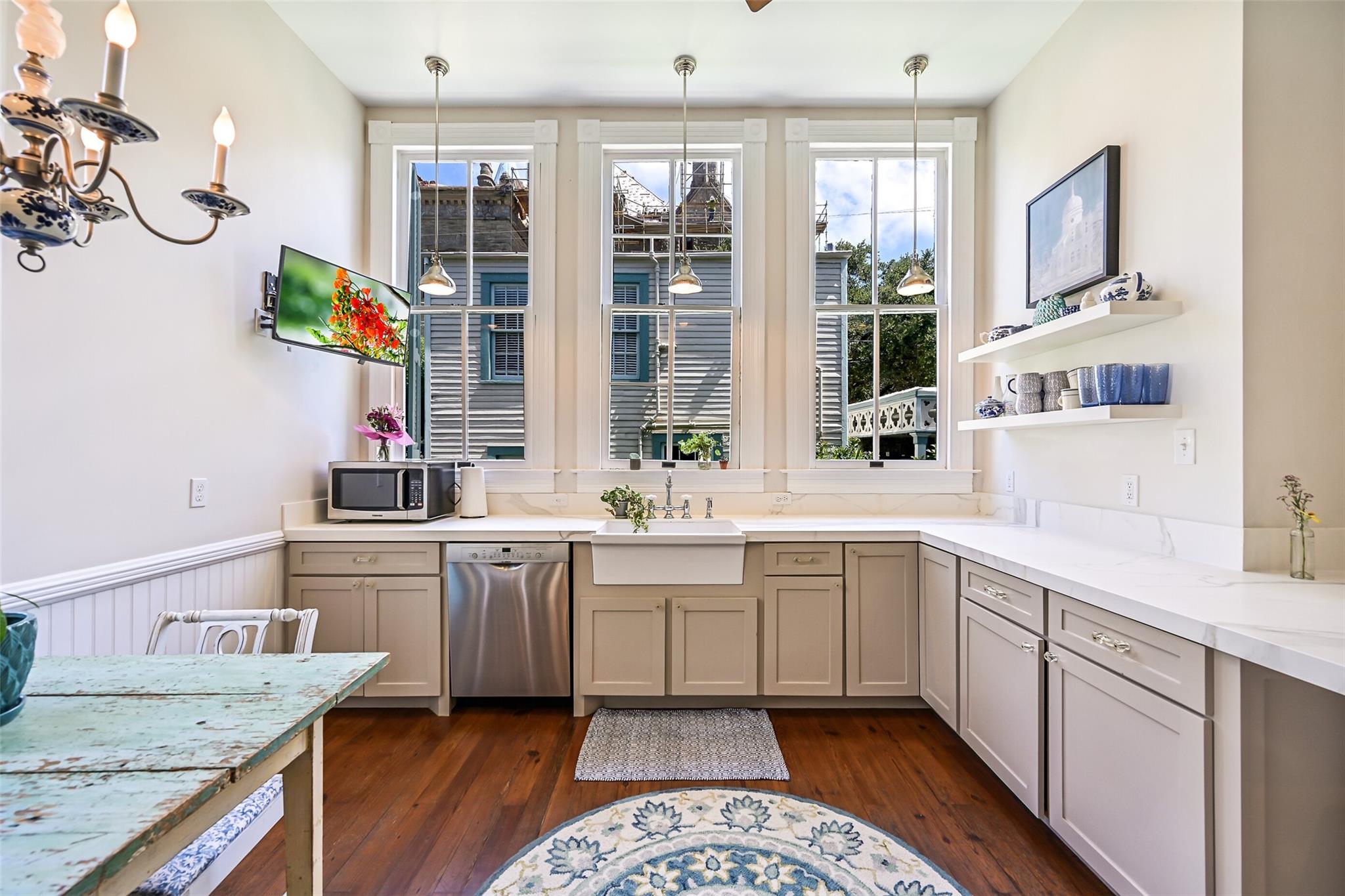 Galveston, Texas, 77550, United States, 6 Bedrooms Bedrooms, ,4 BathroomsBathrooms,Residential,Active,1899876