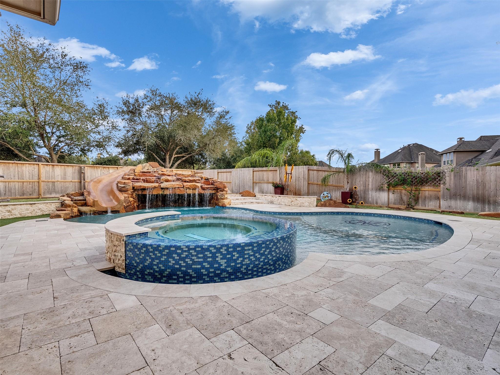 Friendswood, Texas, 77546, United States, 5 Bedrooms Bedrooms, ,5 BathroomsBathrooms,Residential,Active,1971772