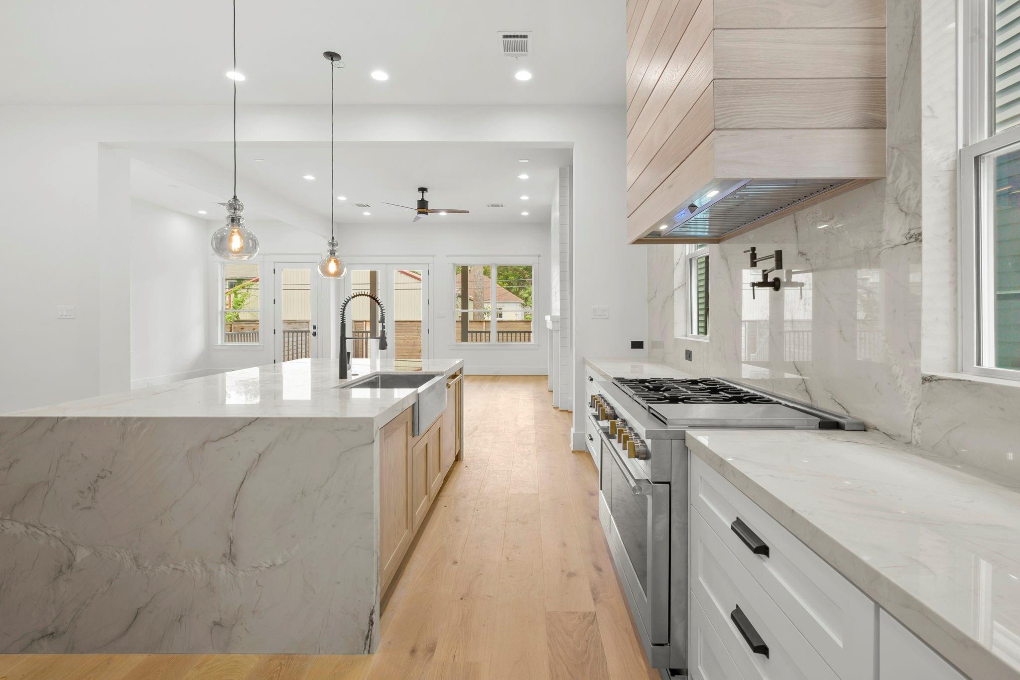 Houston, Texas, 77008, United States, 4 Bedrooms Bedrooms, ,4 BathroomsBathrooms,Residential,Active,2007981