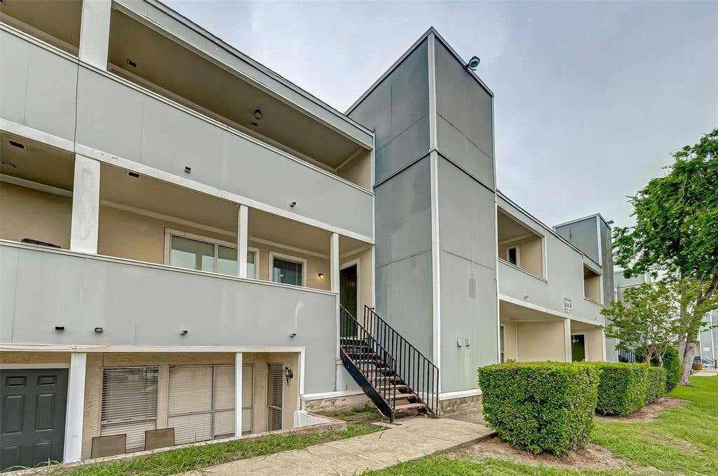 781 COUNTRY PLACE DR APT 2040, HOUSTON, TX 77079, photo 1 of 36