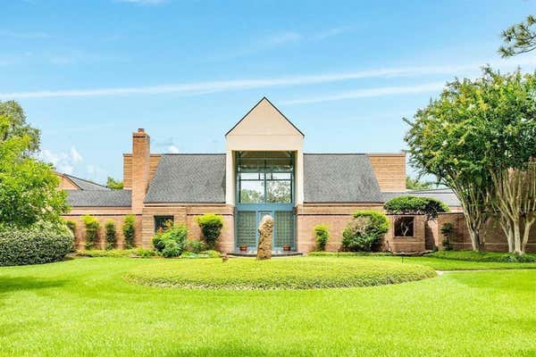 2 LAKEWOOD LN, LAKE JACKSON, TX 77566 - Image 1