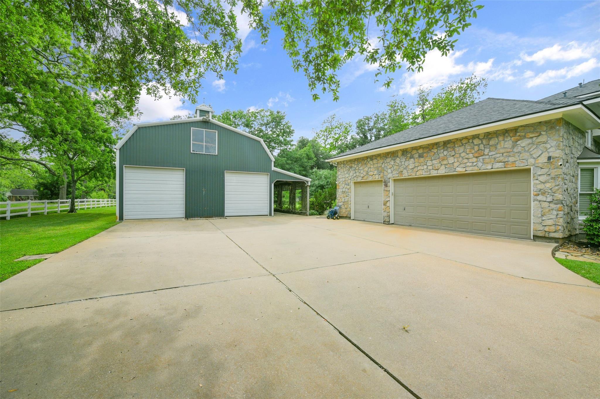 Sugar Land, Texas, 77479, United States, 4 Bedrooms Bedrooms, ,4 BathroomsBathrooms,Residential,Active,1914847