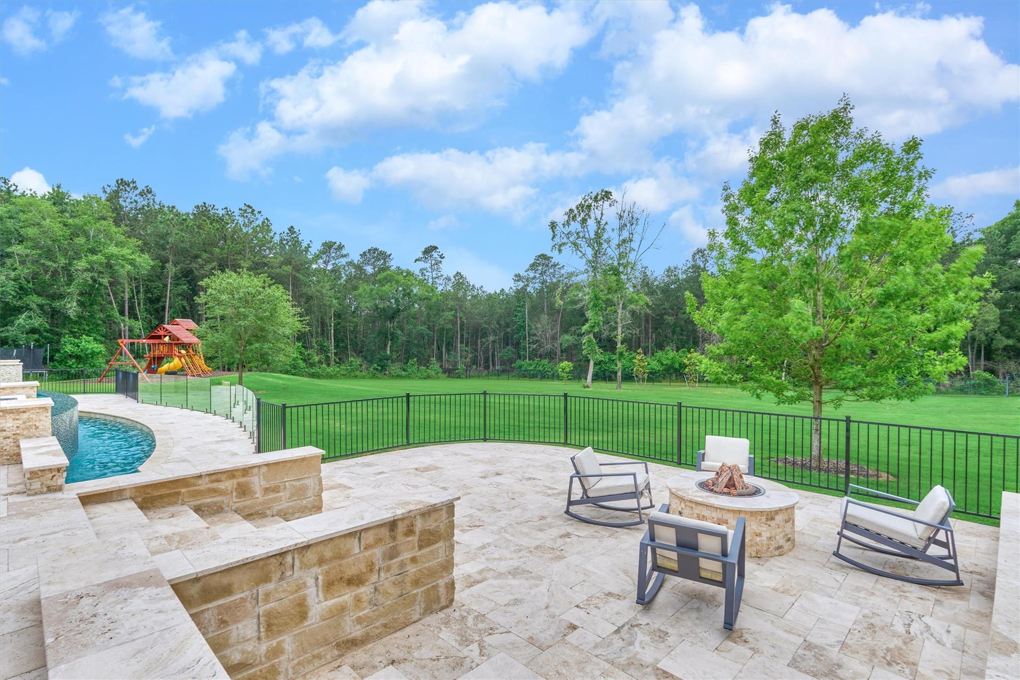 Montgomery, Texas, 77316, United States, 5 Bedrooms Bedrooms, ,8 BathroomsBathrooms,Residential,Active,1953008