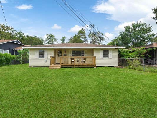 304 N FIG ST, SWEENY, TX 77480 - Image 1