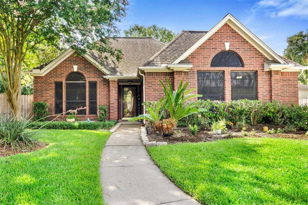 14719 DAWN VALE DR, HOUSTON, TX 77062, photo 1 of 20