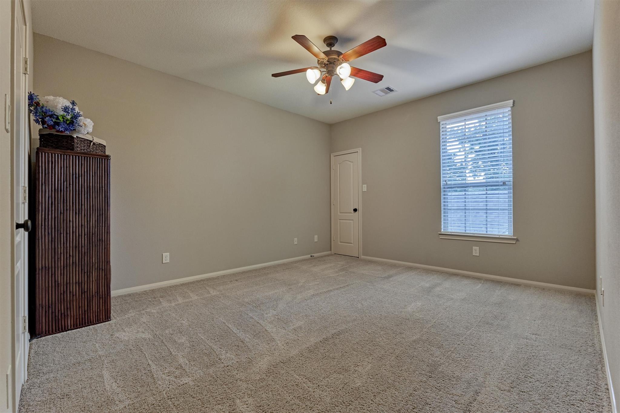 Montgomery, Texas, 77316, United States, 5 Bedrooms Bedrooms, ,4 BathroomsBathrooms,Residential,Active,1927663