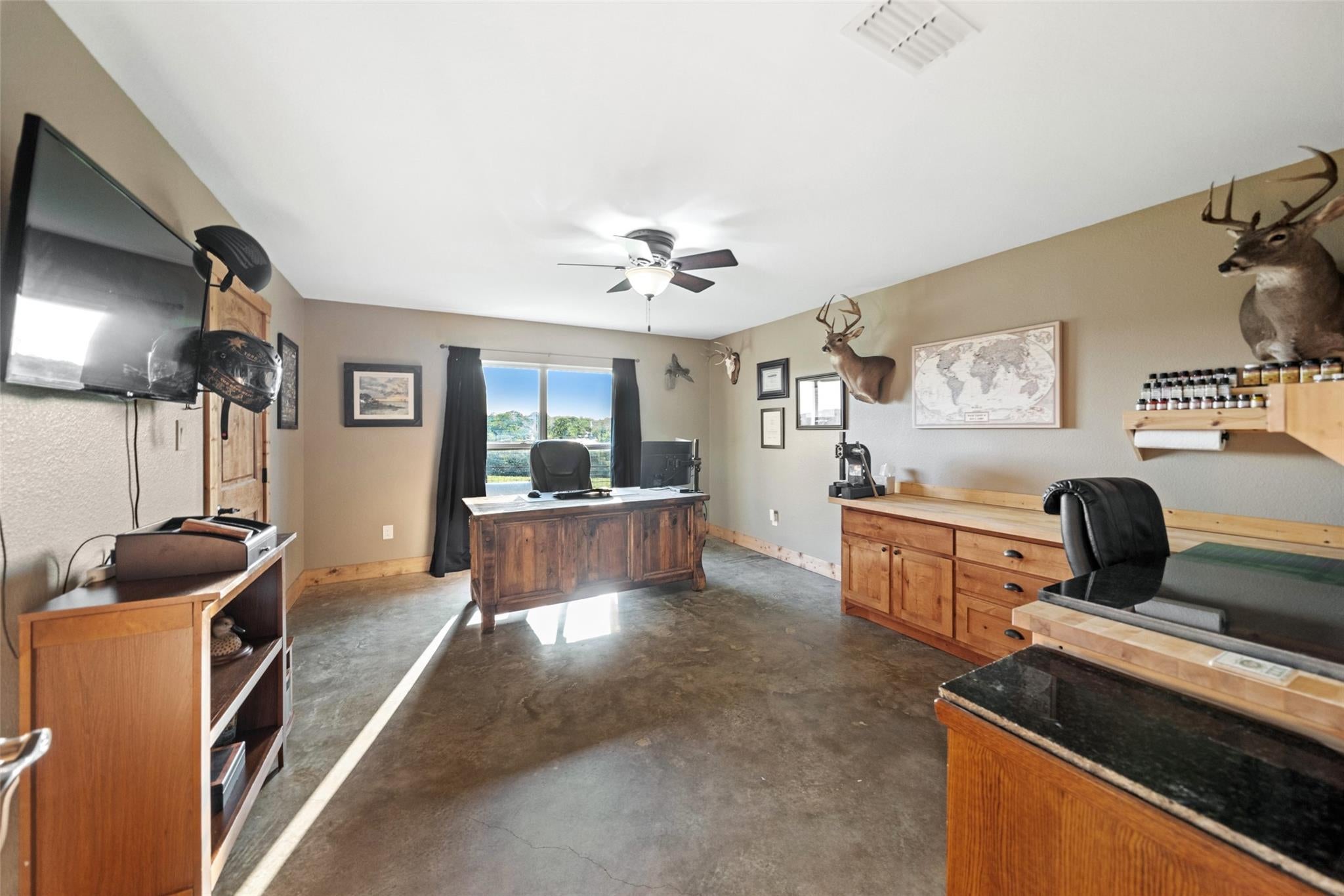 Centerville, Texas, 75833, United States, 6 Bedrooms Bedrooms, ,3 BathroomsBathrooms,Residential,Active,1862877