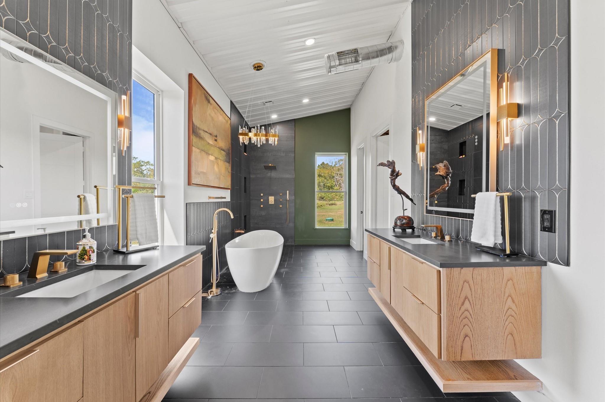 Montgomery, Texas, 77316, United States, 5 Bedrooms Bedrooms, ,7 BathroomsBathrooms,Residential,Active,1963409