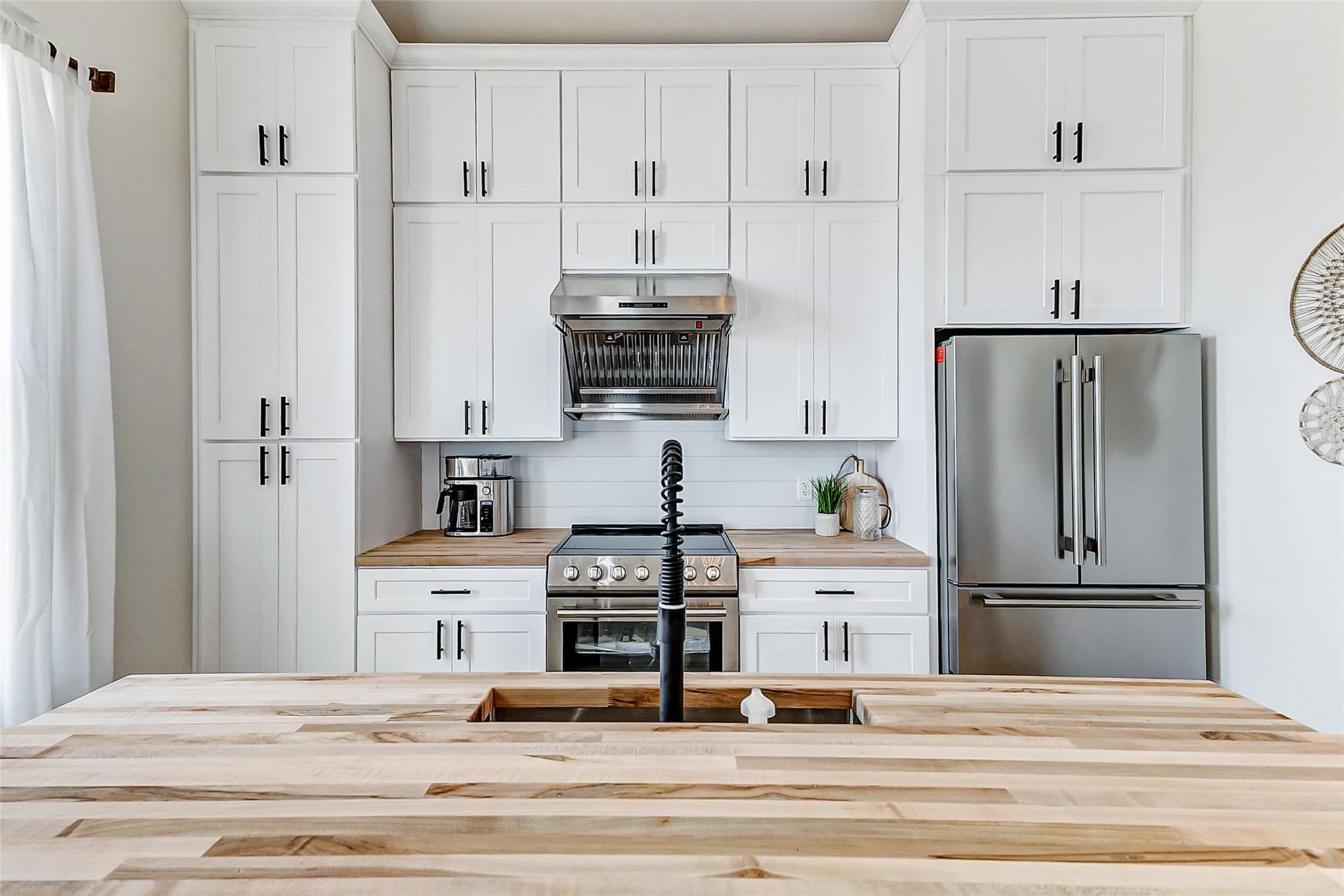 Gilchrist, Texas, 77617, United States, 3 Bedrooms Bedrooms, ,4 BathroomsBathrooms,Residential,Active,1761250