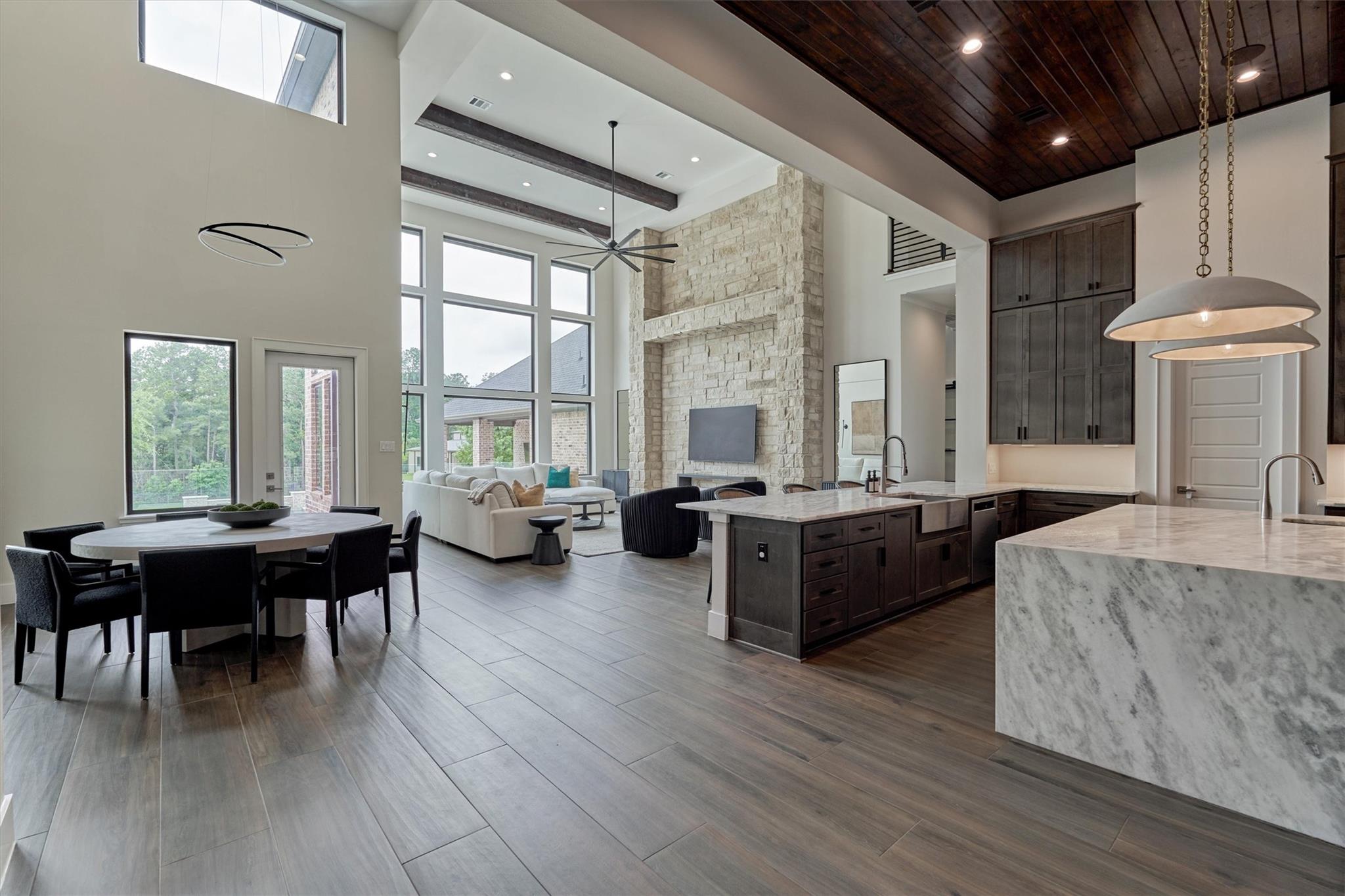 Montgomery, Texas, 77316, United States, 5 Bedrooms Bedrooms, ,8 BathroomsBathrooms,Residential,Active,1953008