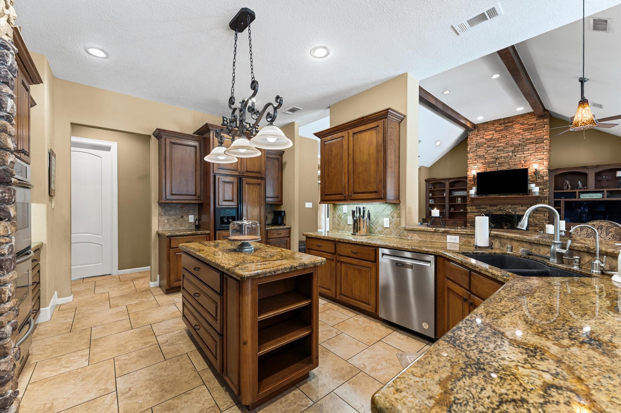 Magnolia, Texas, 77354, United States, 4 Bedrooms Bedrooms, ,5 BathroomsBathrooms,Residential,Active,1903221