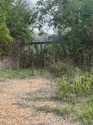 521 E 12TH ST, FLATONIA, TX 78941 - Image 1