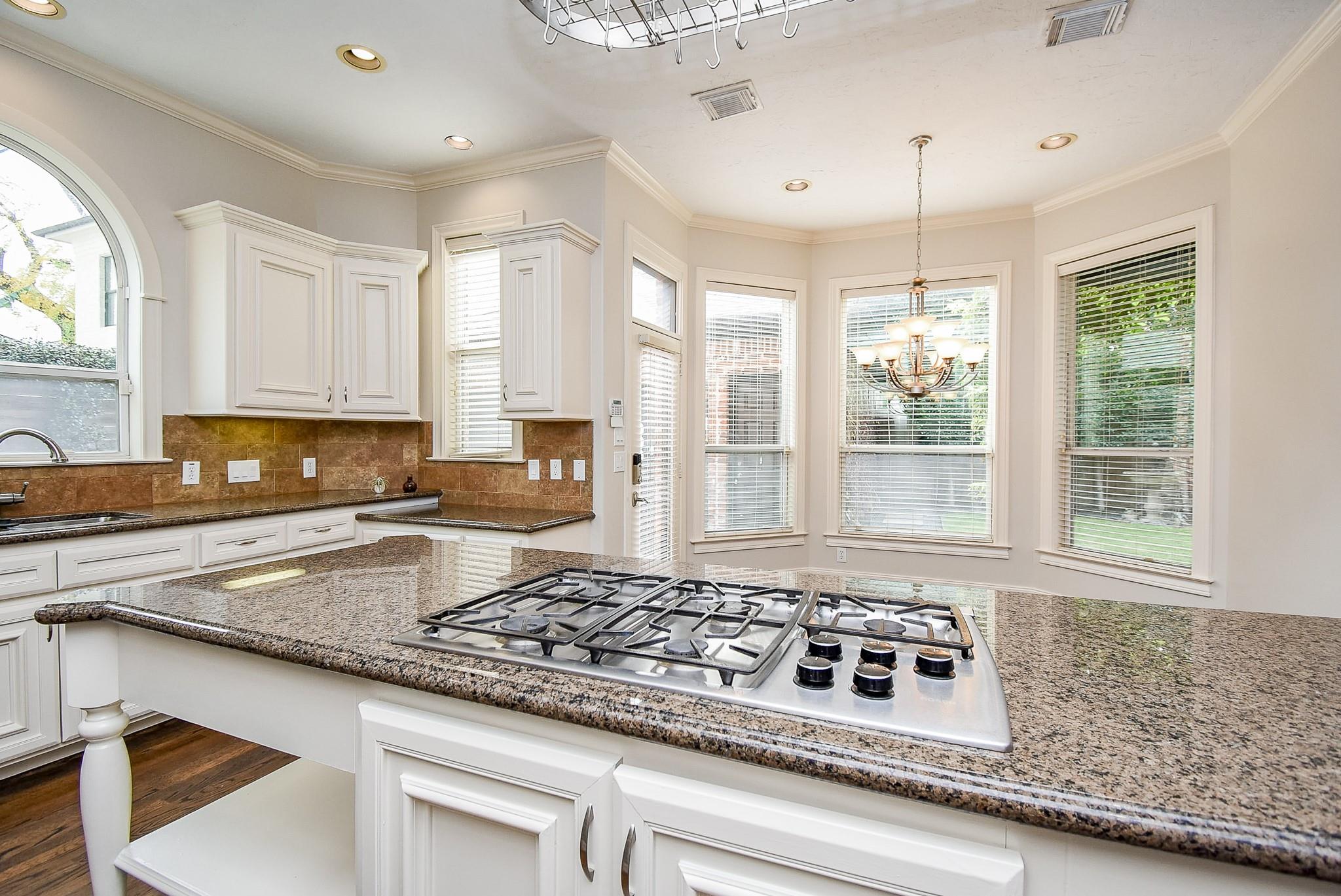 Houston, Texas, 77098, United States, 4 Bedrooms Bedrooms, ,4 BathroomsBathrooms,Residential,Pending,2007219