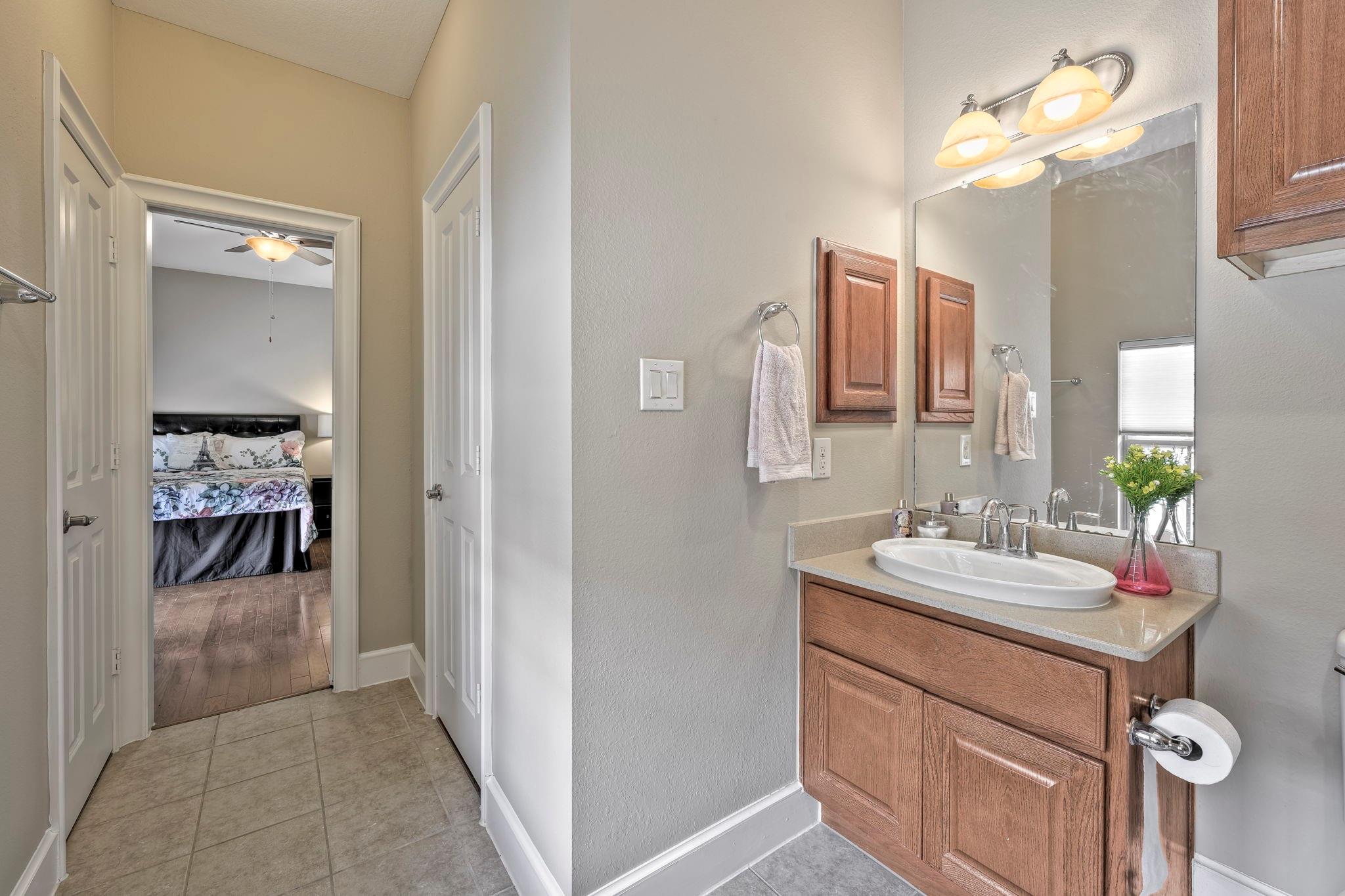 Houston, Texas, 77055, United States, 4 Bedrooms Bedrooms, ,4 BathroomsBathrooms,Residential,Active,1914629