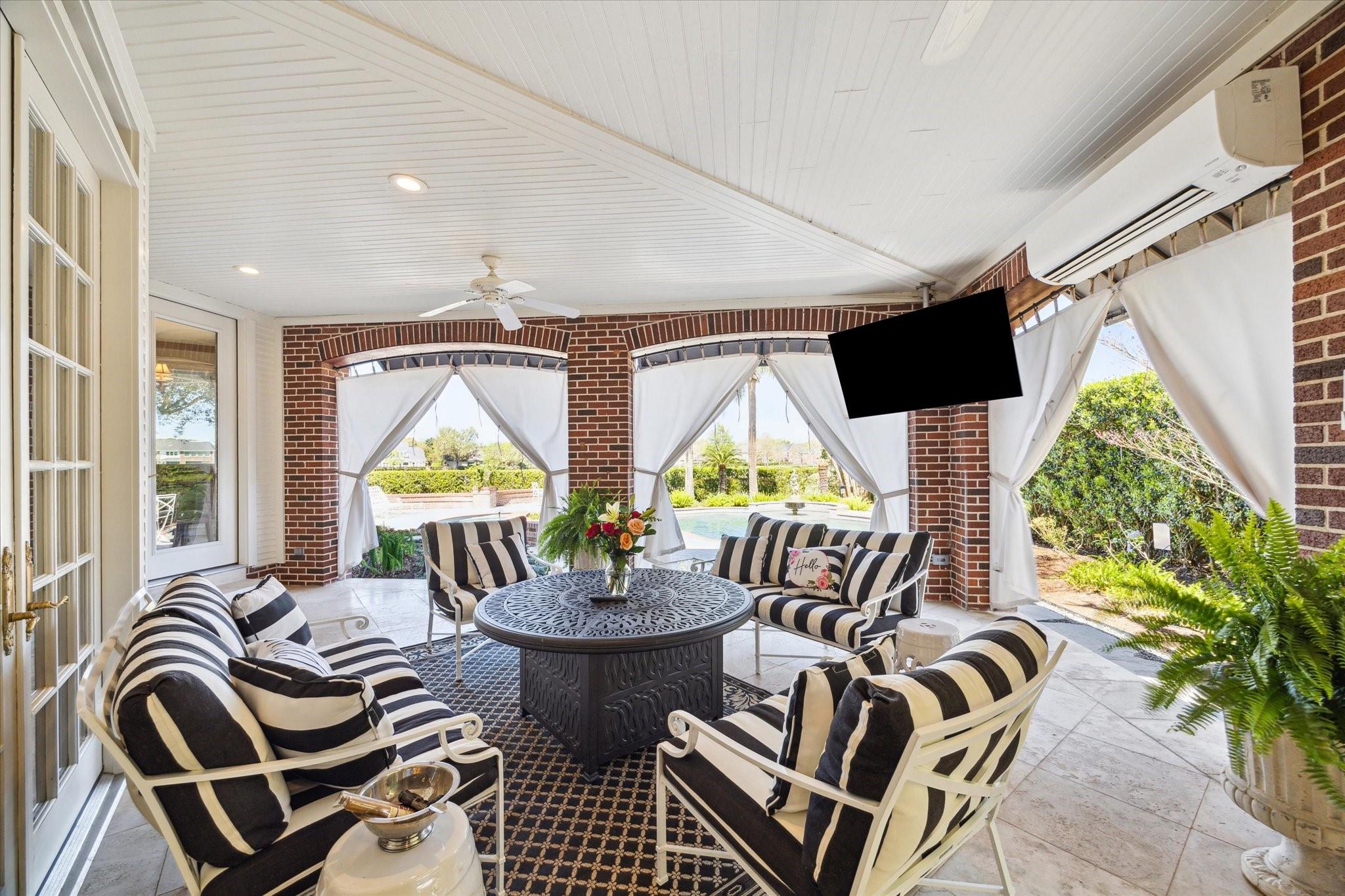 Sugar Land, Texas, 77479, United States, 6 Bedrooms Bedrooms, ,9 BathroomsBathrooms,Residential,Active,1970925