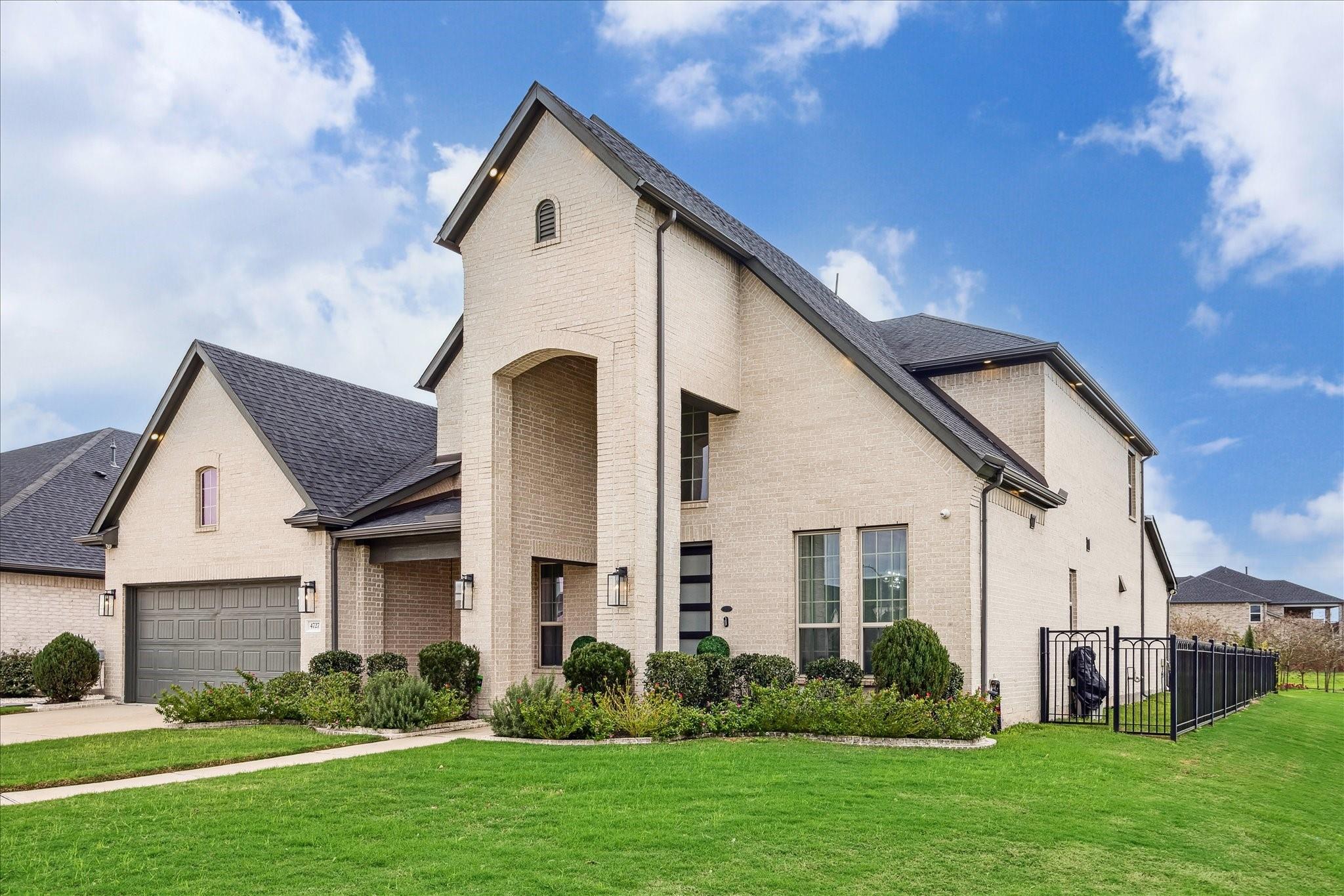 Sugar Land, Texas, 77479, United States, 4 Bedrooms Bedrooms, ,5 BathroomsBathrooms,Residential,Active,2006987