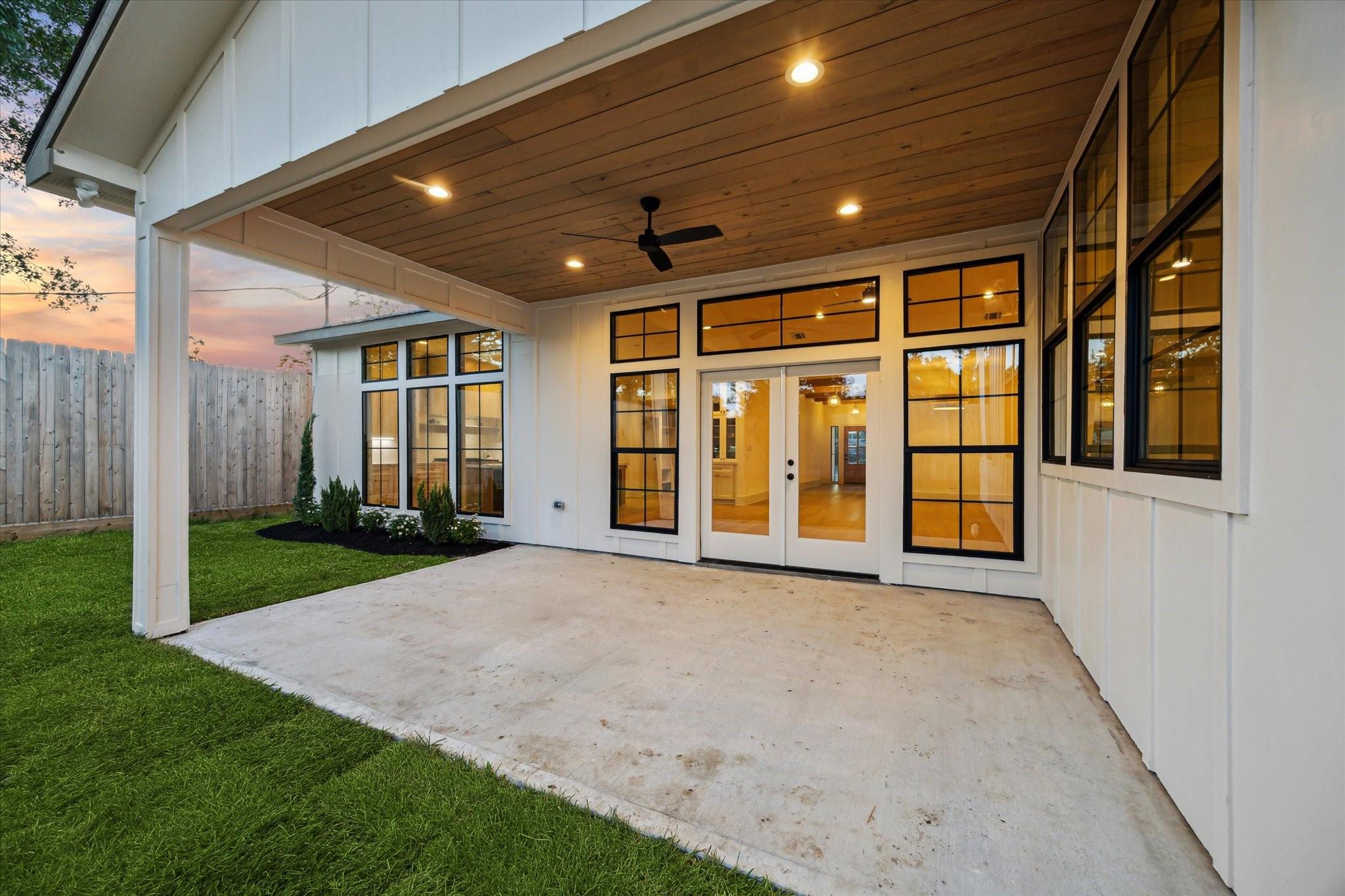 Houston, Texas, 77008, United States, 4 Bedrooms Bedrooms, ,4 BathroomsBathrooms,Residential,Active,1988430