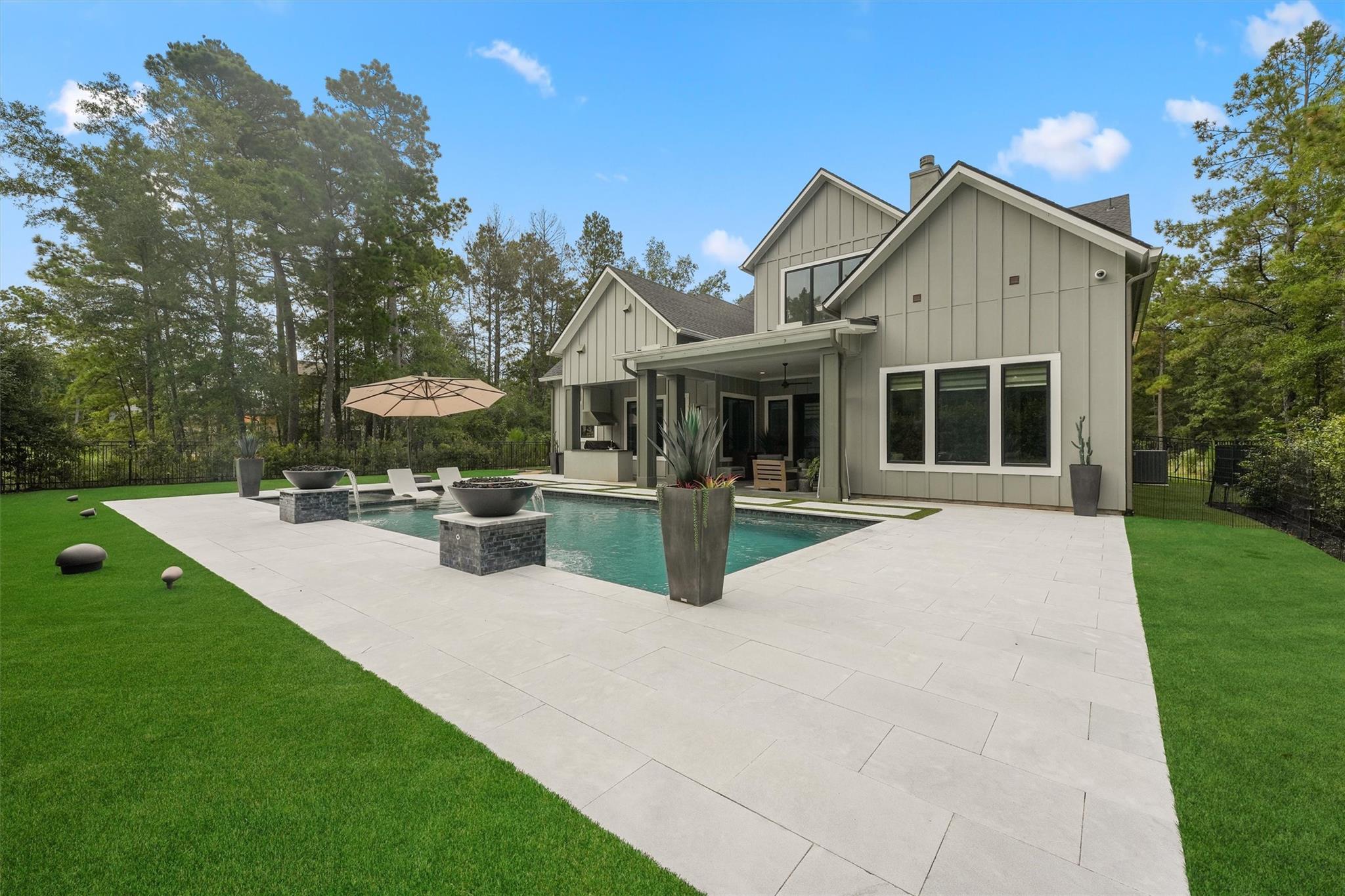 Montgomery, Texas, 77316, United States, 4 Bedrooms Bedrooms, ,6 BathroomsBathrooms,Residential,Active,1905108