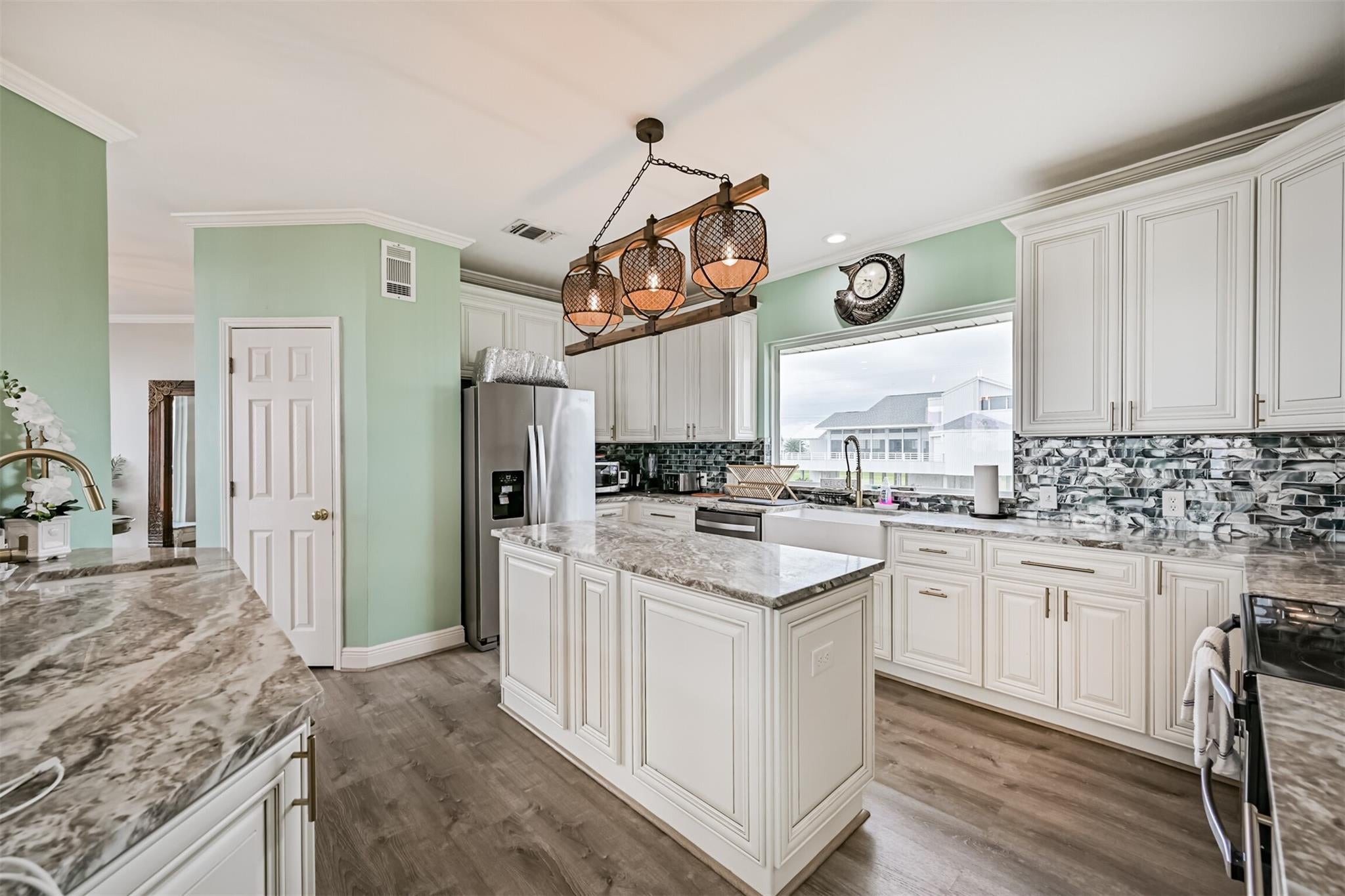 Galveston, Texas, 77554, United States, 6 Bedrooms Bedrooms, ,7 BathroomsBathrooms,Residential,Active,1907960