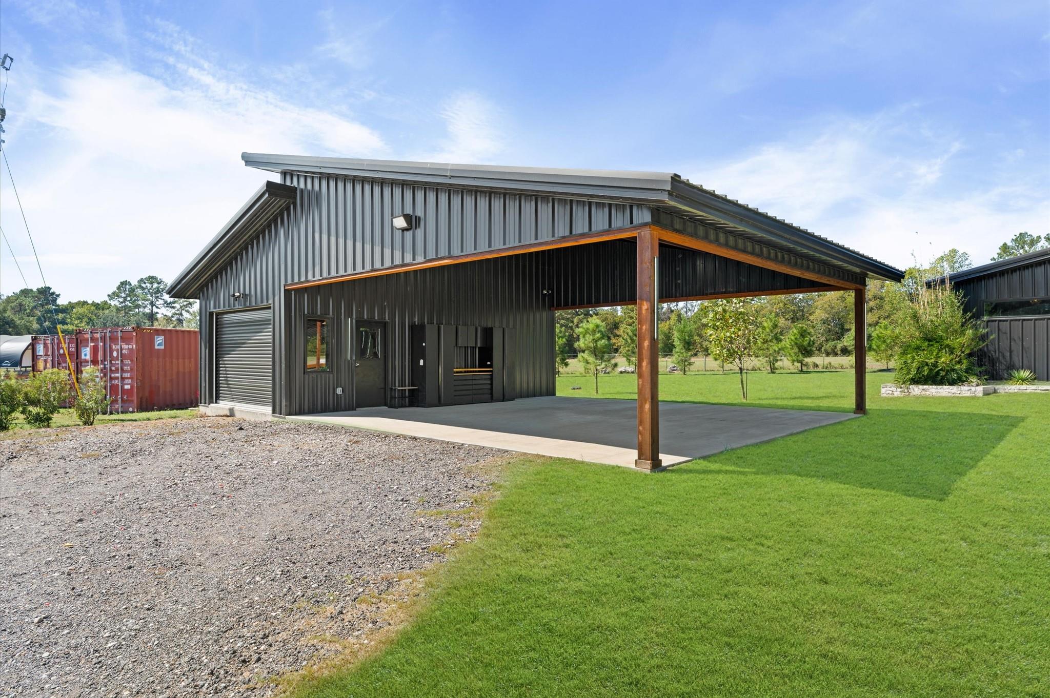 Montgomery, Texas, 77316, United States, 5 Bedrooms Bedrooms, ,7 BathroomsBathrooms,Residential,Active,1963409