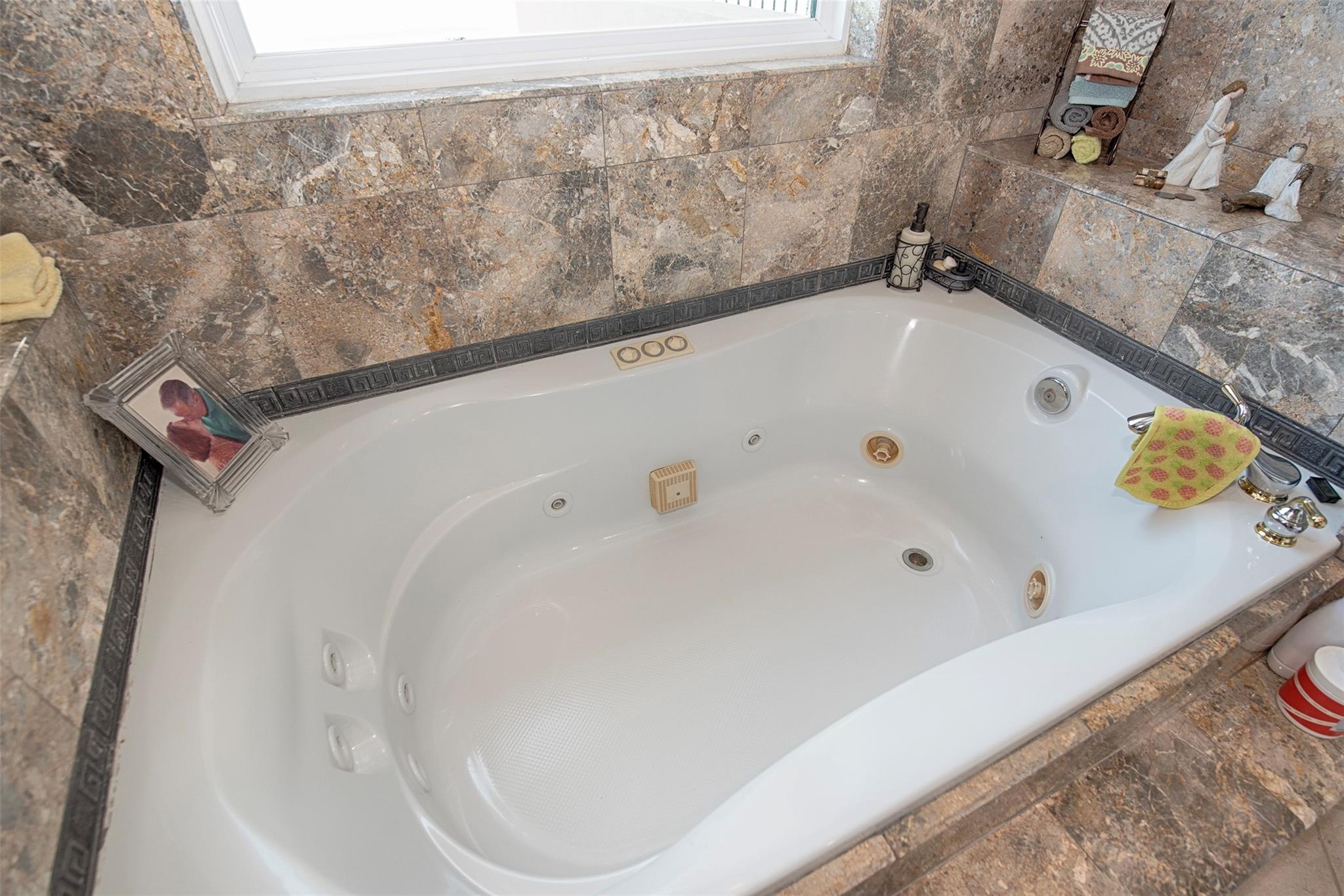 League City, Texas, 77565, United States, 3 Bedrooms Bedrooms, ,4 BathroomsBathrooms,Residential,Active,1843467