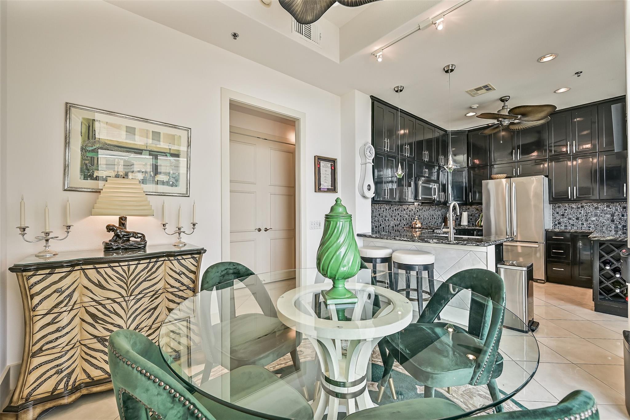 Galveston, Texas, 77550, United States, ,4 BathroomsBathrooms,Residential,Active,1867894