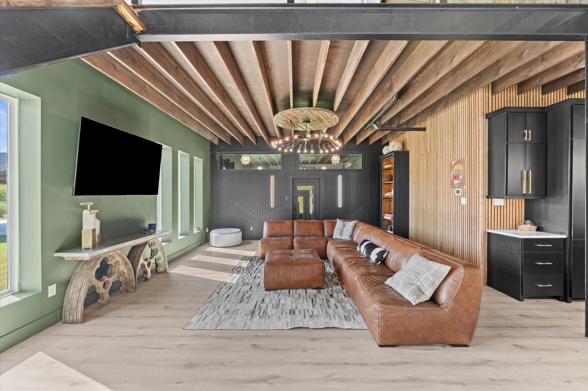 Montgomery, Texas, 77316, United States, 5 Bedrooms Bedrooms, ,7 BathroomsBathrooms,Residential,Active,1963409