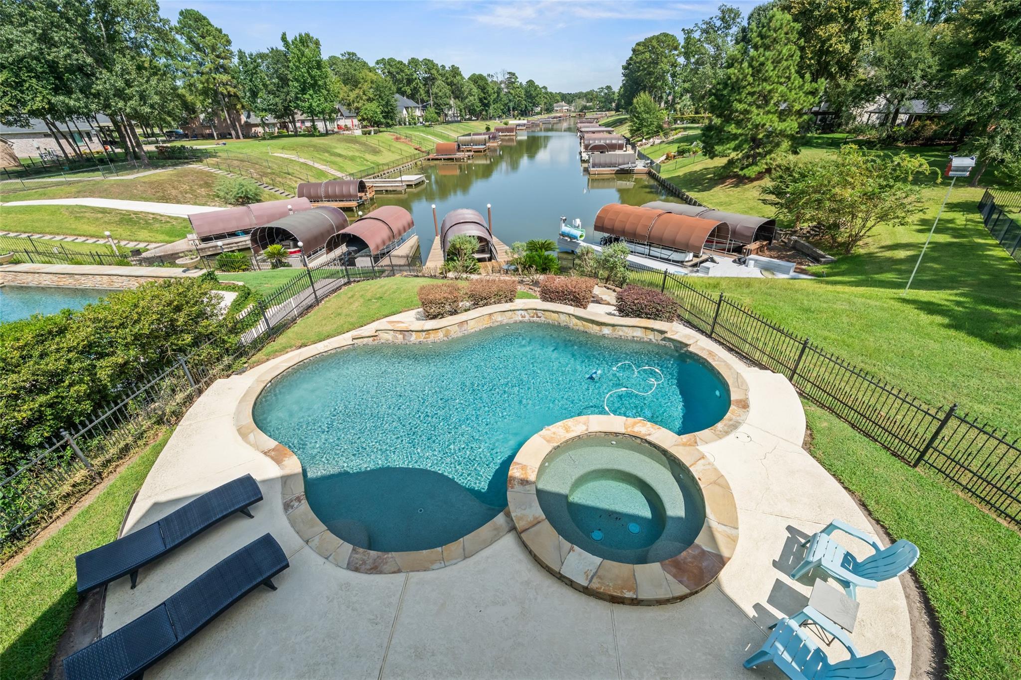 Montgomery, Texas, 77356, United States, 4 Bedrooms Bedrooms, ,4 BathroomsBathrooms,Residential,Active,1945544