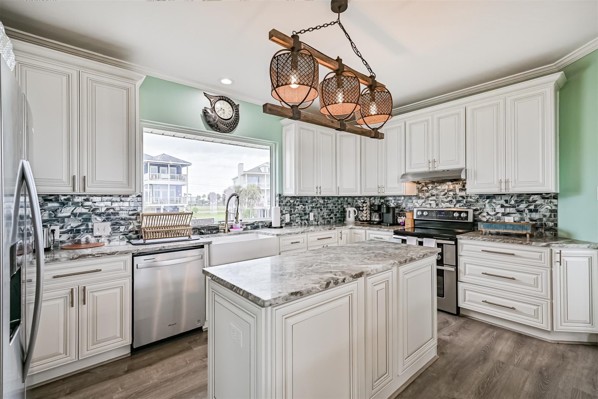 Galveston, Texas, 77554, United States, 6 Bedrooms Bedrooms, ,7 BathroomsBathrooms,Residential,Active,1907960