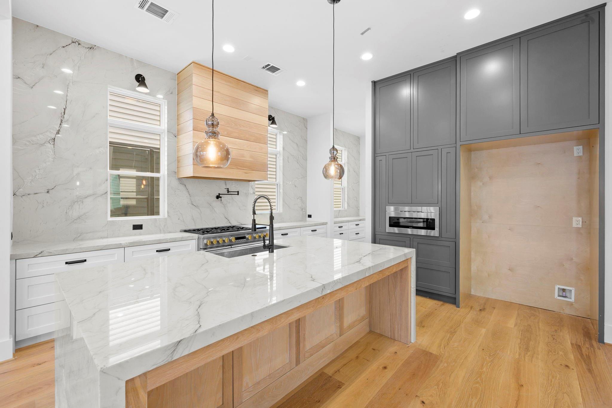 Houston, Texas, 77008, United States, 4 Bedrooms Bedrooms, ,4 BathroomsBathrooms,Residential,Active,2007981