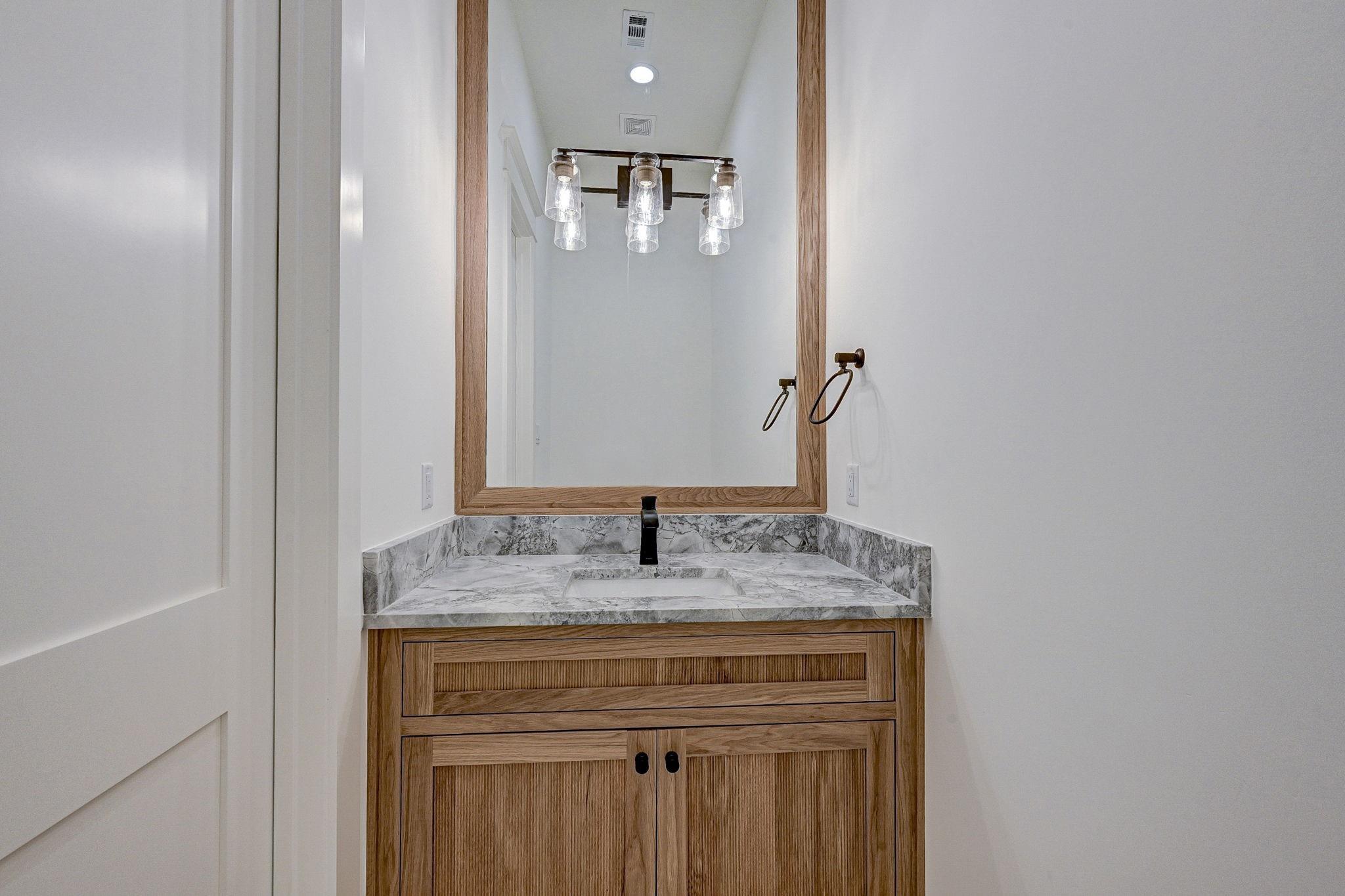 Houston, Texas, 77008, United States, 4 Bedrooms Bedrooms, ,5 BathroomsBathrooms,Residential,Active,1990668