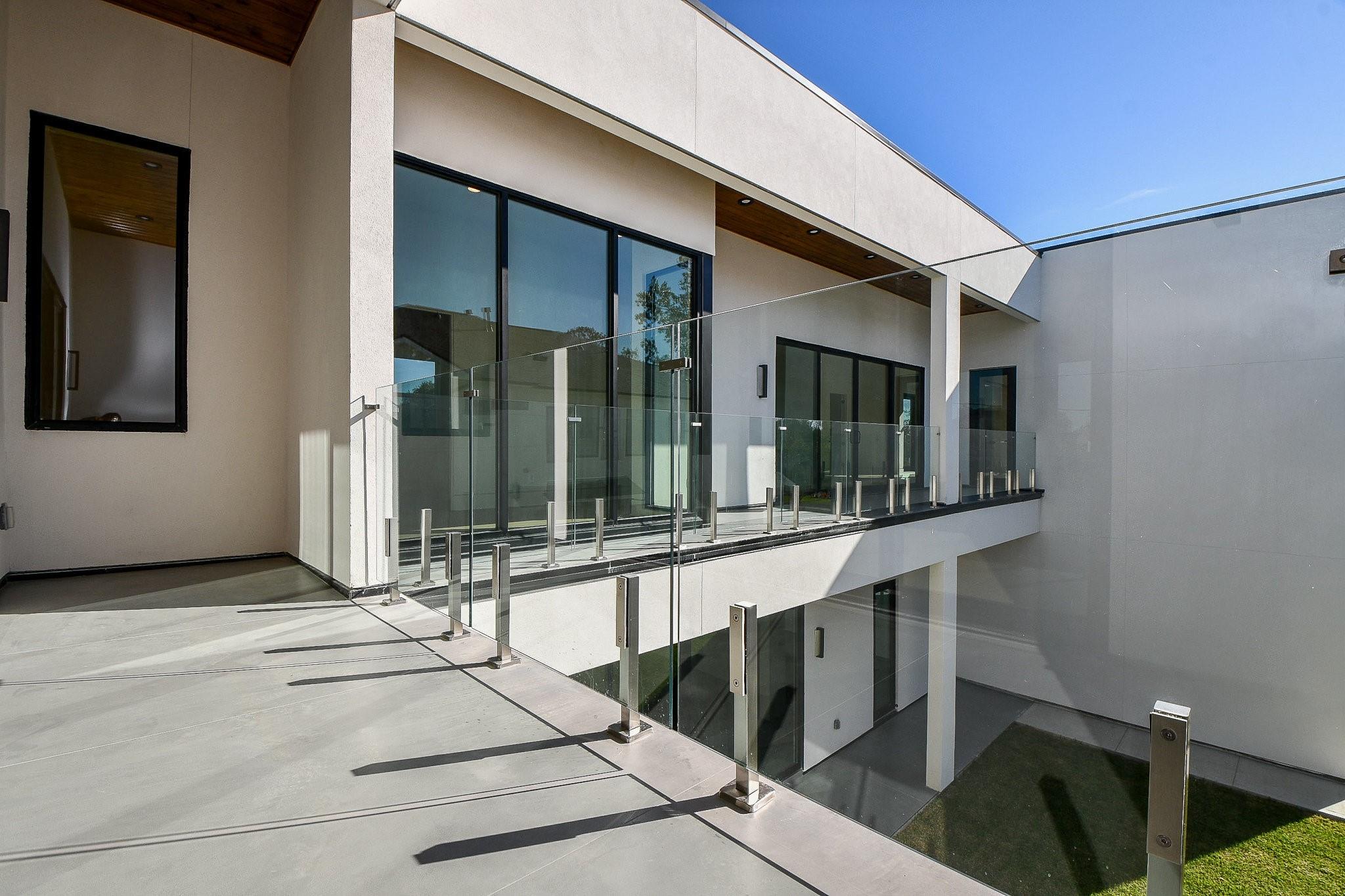 Houston, Texas, 77055, United States, 4 Bedrooms Bedrooms, ,5 BathroomsBathrooms,Residential,Active,1967102