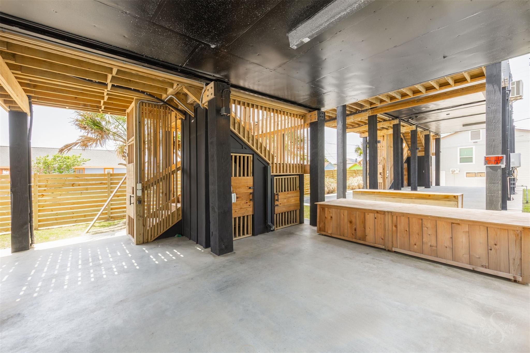 Galveston, Texas, 77550, United States, 4 Bedrooms Bedrooms, ,2 BathroomsBathrooms,Residential,Active,1885028