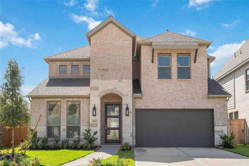 8810 MORNING GLOW DR, MISSOURI CITY, TX 77459, photo 1 of 30