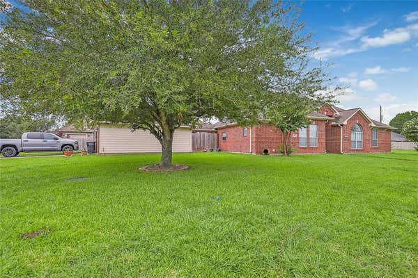 12107 FISHER DR, BAYTOWN, TX 77523, photo 5 of 34