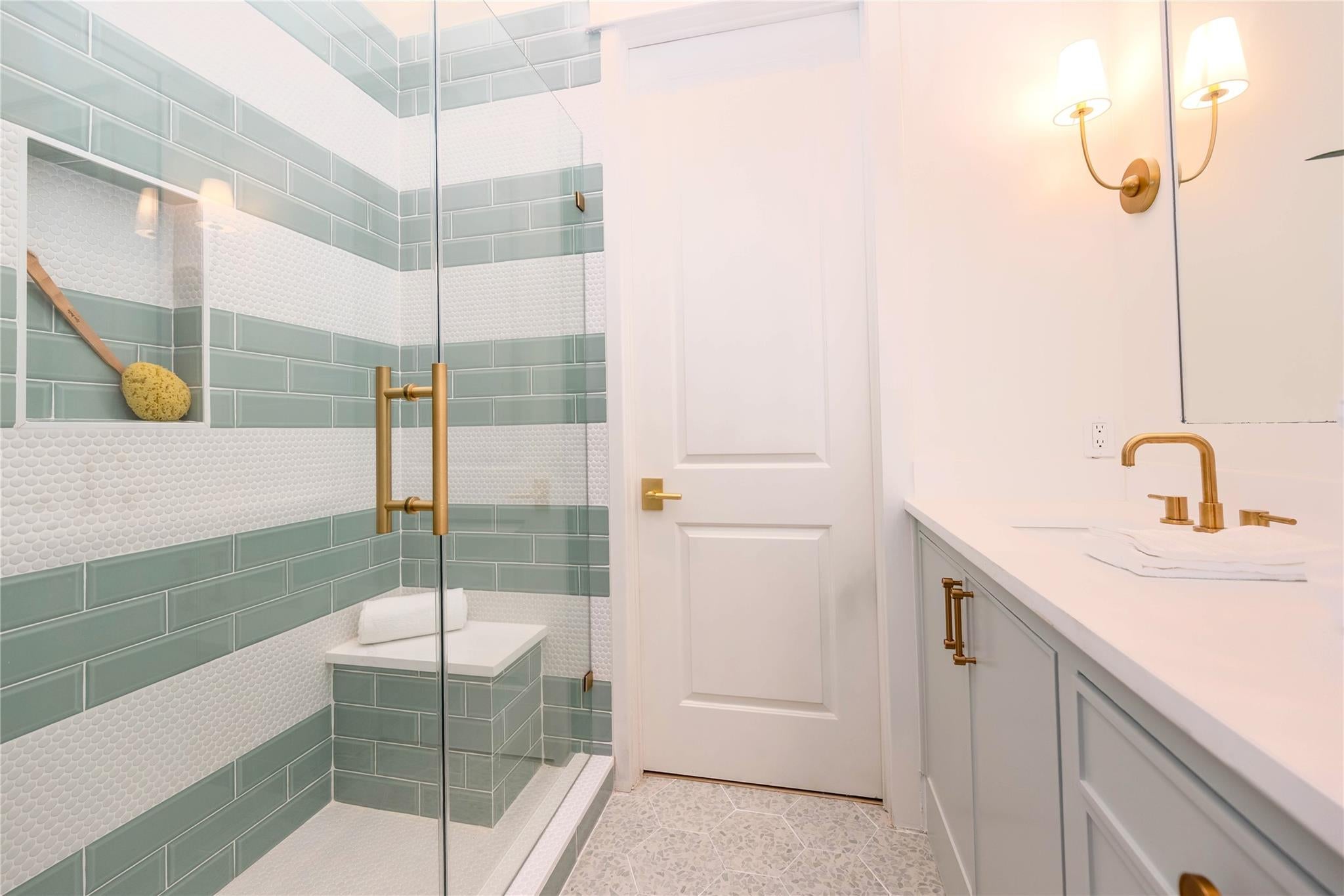 Galveston, Texas, 77554, United States, 6 Bedrooms Bedrooms, ,6 BathroomsBathrooms,Residential,Active,2014924