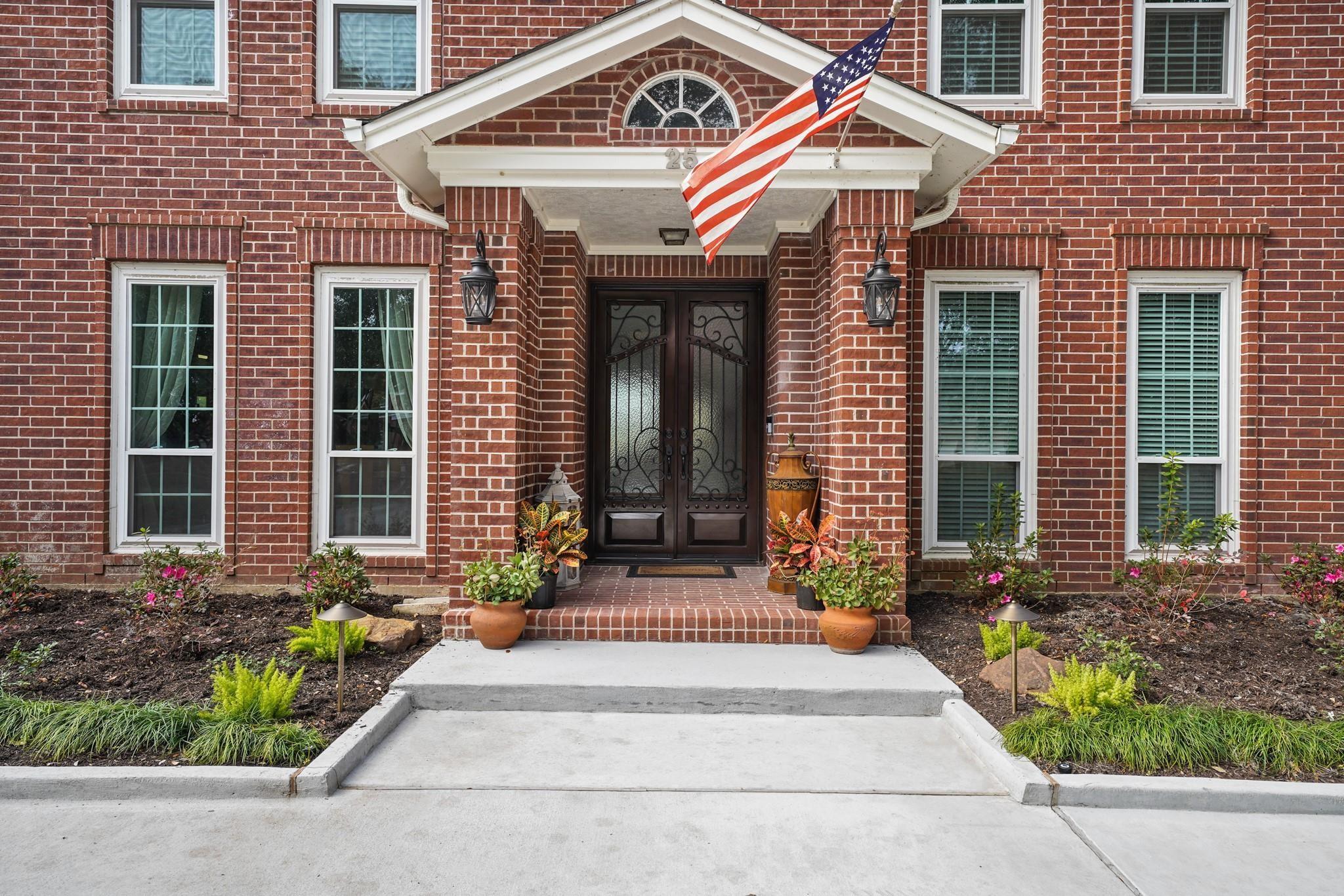 Sugar Land, Texas, 77479, United States, 5 Bedrooms Bedrooms, ,4 BathroomsBathrooms,Residential,Active,1884873