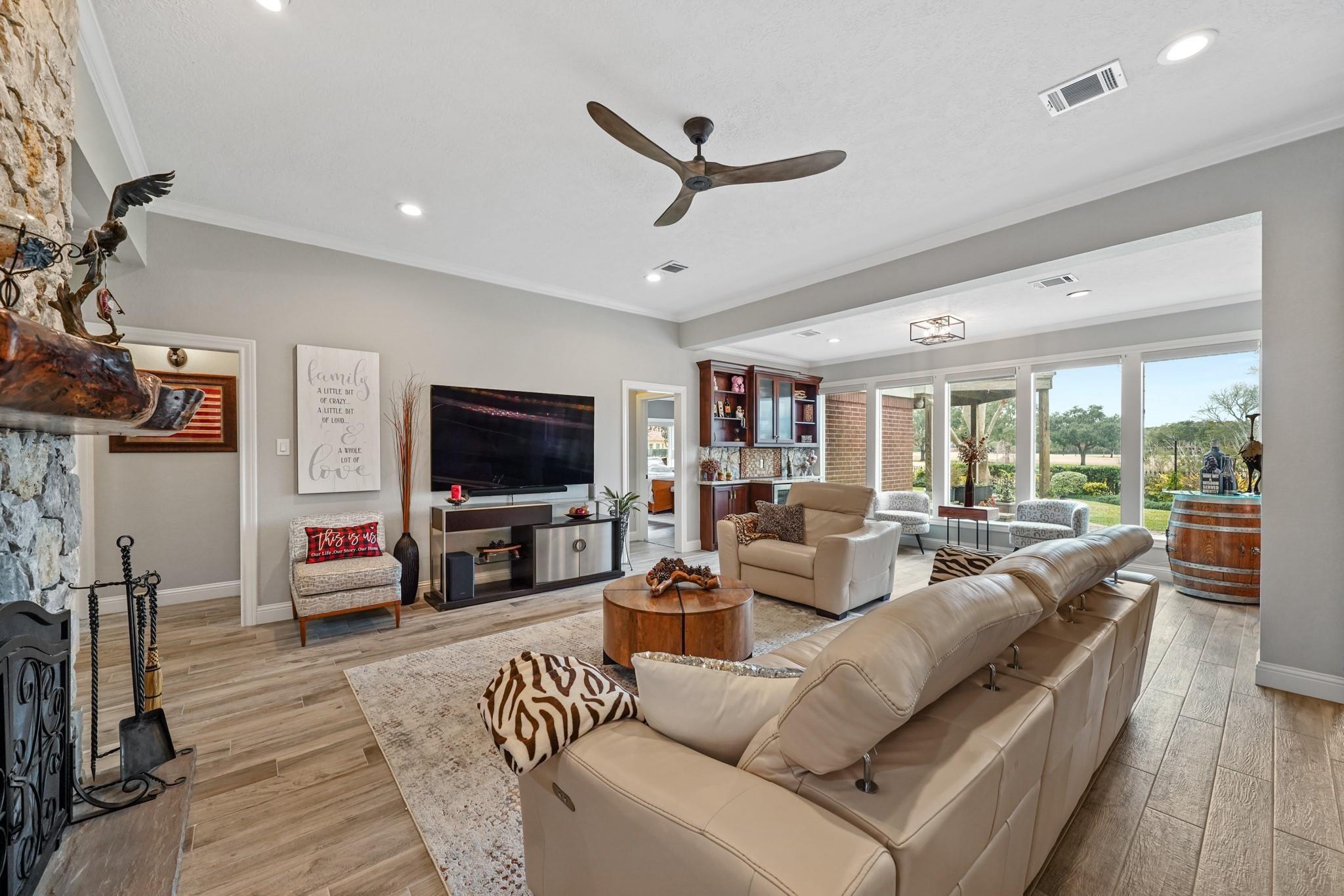 Sugar Land, Texas, 77479, United States, 5 Bedrooms Bedrooms, ,4 BathroomsBathrooms,Residential,Active,2009839