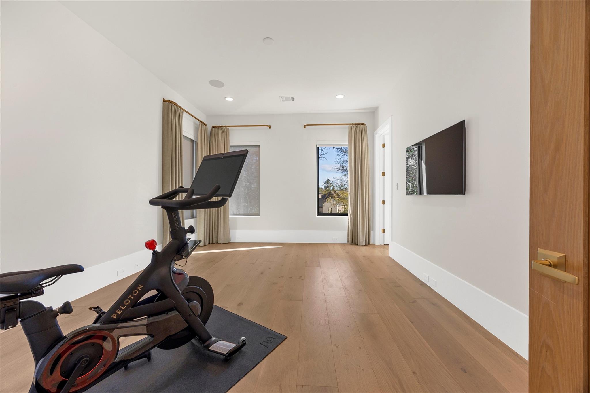 Montgomery, Texas, 77316, United States, 6 Bedrooms Bedrooms, ,7 BathroomsBathrooms,Residential,Active,2012208