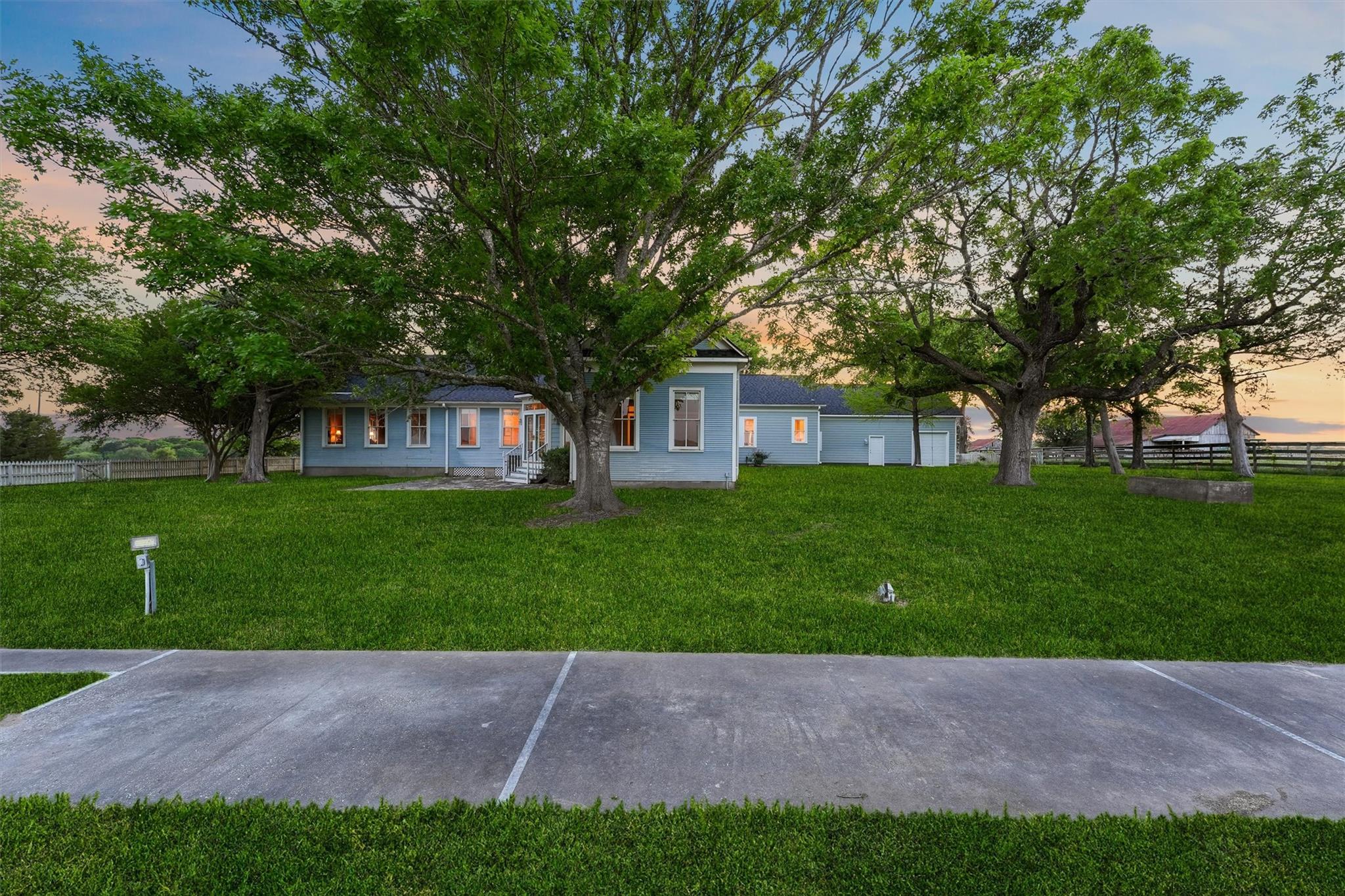 Brenham, Texas, 77833, United States, 3 Bedrooms Bedrooms, ,3 BathroomsBathrooms,Residential,Active,1920281